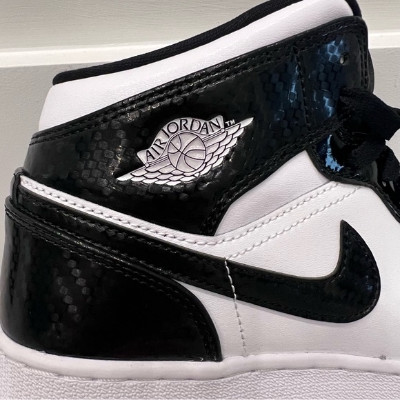 jordan 1's carbon